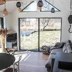 Paerli Puhkemaja / Pearl Riverside House * Pudisoo