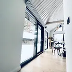 Paerli Puhkemaja / Pearl Riverside House *