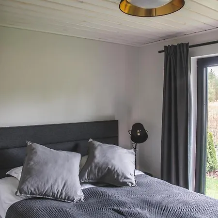 펜션 Paerli Puhkemaja / Pearl Riverside House Pudisoo