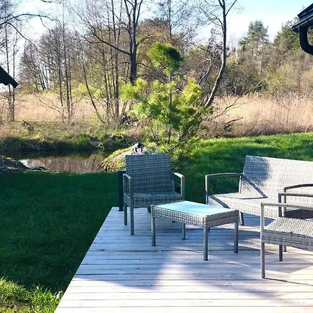 Casa de Férias Paerli Puhkemaja / Pearl Riverside House