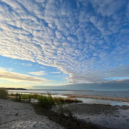 Дом отдыха Paerli Puhkemaja / Pearl Riverside House *