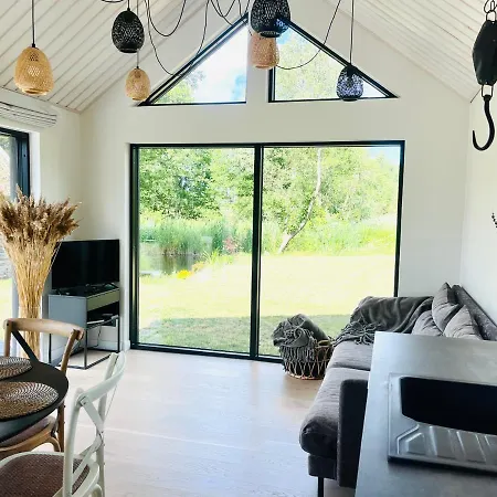 Casa de Férias Paerli Puhkemaja / Pearl Riverside House Pudisoo