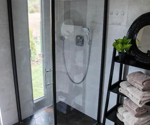 Paerli Puhkemaja / Pearl Riverside House Pudisoo