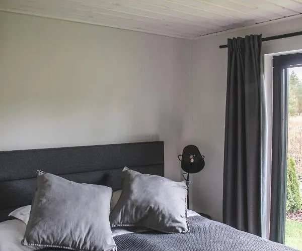 Dom wakacyjny Paerli Puhkemaja / Pearl Riverside House Pudisoo