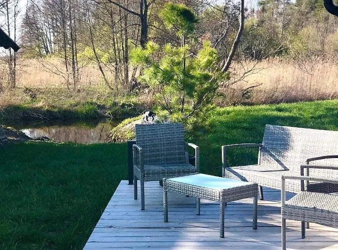 Vikendica Paerli Puhkemaja / Pearl Riverside House