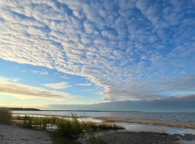 Dom wakacyjny Paerli Puhkemaja / Pearl Riverside House *