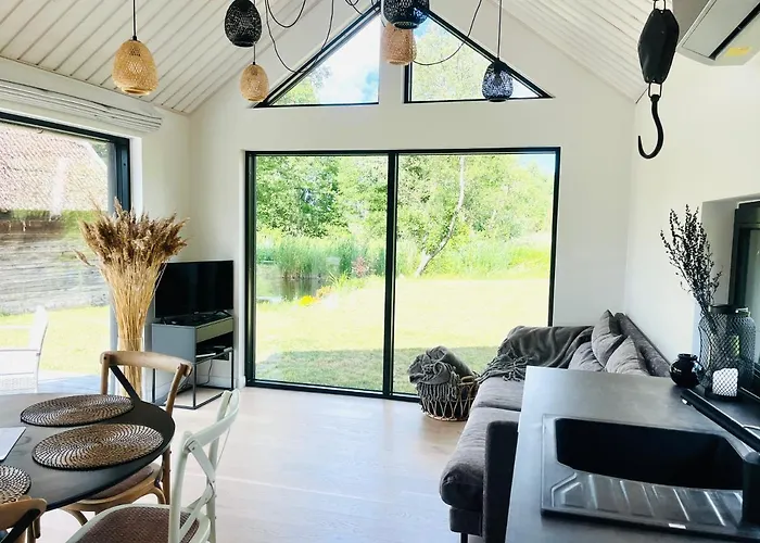 Dom wakacyjny Paerli Puhkemaja / Pearl Riverside House Pudisoo