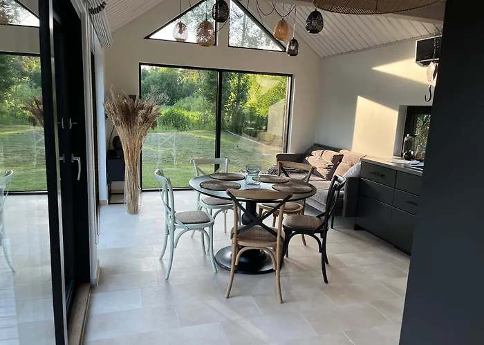 Paerli Puhkemaja / Pearl Riverside House * Pudisoo