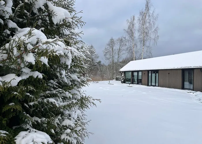 Paerli Puhkemaja / Pearl Riverside House